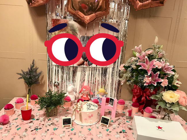 Đầy tháng con gái Thân Thúy Hà, cư dân mạng mới phát hiện ra điều này-2