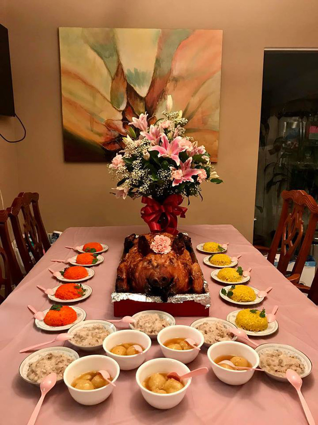 Đầy tháng con gái Thân Thúy Hà, cư dân mạng mới phát hiện ra điều này-4