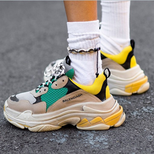 Hot nhất trên mạng hôm nay là đôi giày Balenciaga làm từ vỏ chuối: Có tiền cũng không mua được đâu!-1