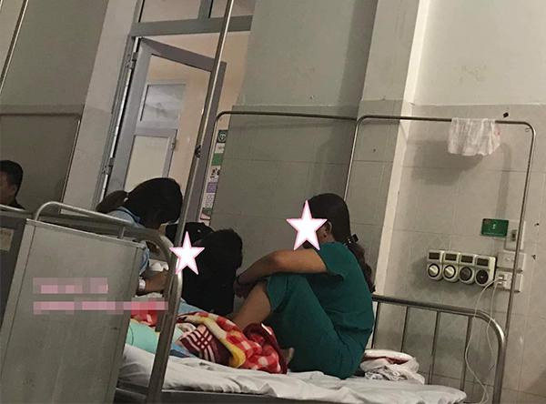 Khoảnh khắc đỏ mặt” của chồng trẻ trong phòng phụ sản khiến dân mạng tranh cãi kịch liệt-2