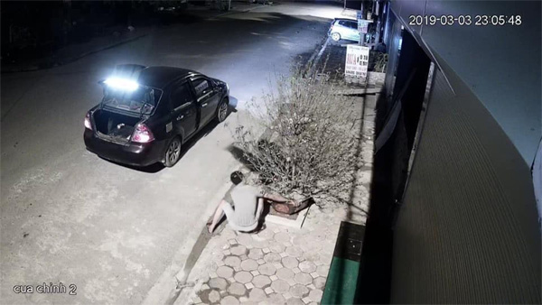 Bắc Giang: Đôi nam nữ đi xế hộp chung tay bê trộm cây đào rồi lặn mất trong đêm khuya thanh vắng-1