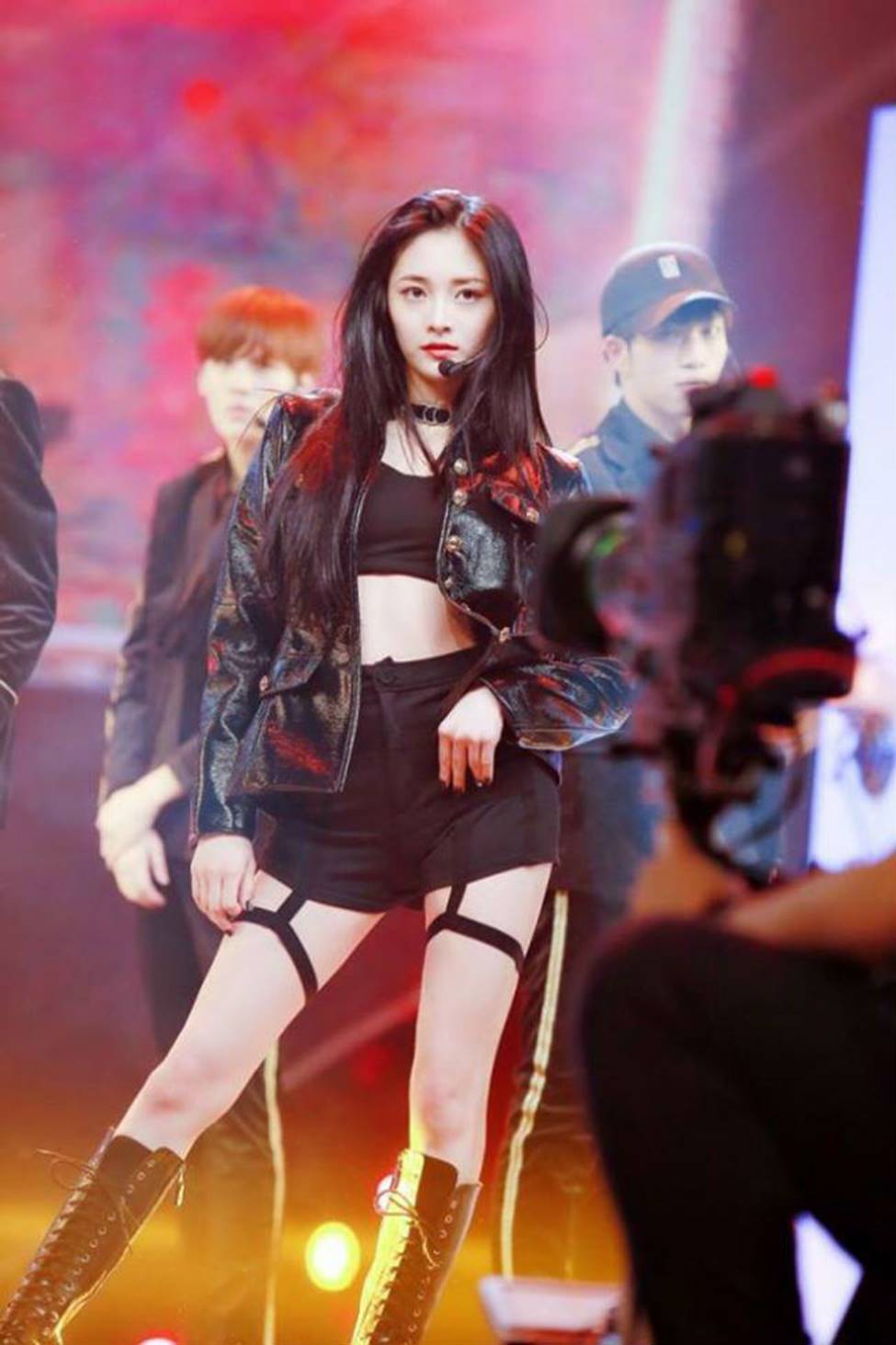 Dung mạo như hoa của bạn gái tin đồn thiếu gia giàu nhất Trung Quốc-16