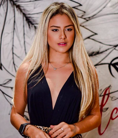 Sau khi chia tay bạn gái nóng bỏng, cầu thủ đắt giá nhất thế giới bị nghi cặp kè với nữ ca sĩ đẹp như thiên thần-10