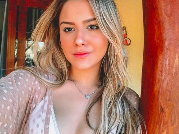 Sau khi chia tay bạn gái nóng bỏng, cầu thủ đắt giá nhất thế giới bị nghi cặp kè với nữ ca sĩ đẹp như thiên thần-14