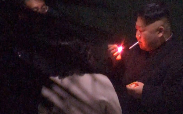 Vì sao ông Kim Jong Un chỉ dùng diêm mà không dùng bật lửa khi hút thuốc?-1