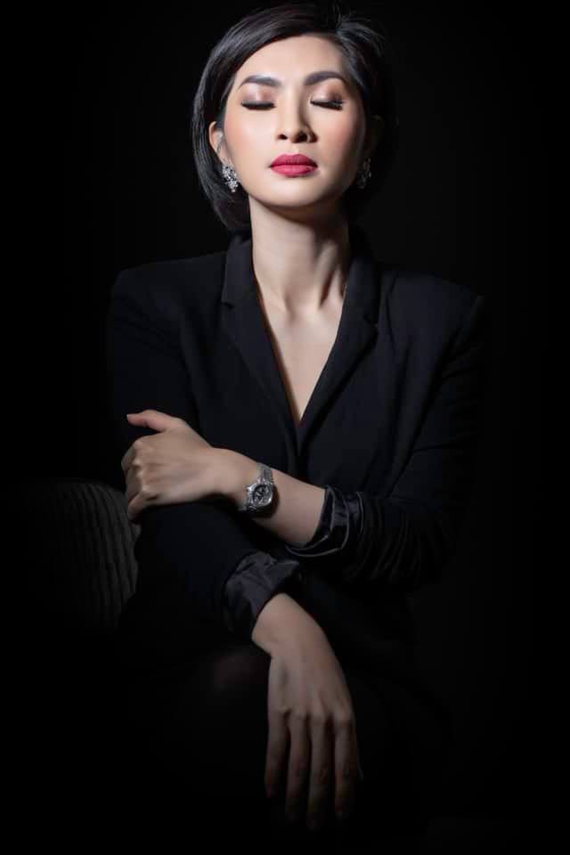 Nhan sắc rạng rỡ của nữ ca sĩ vừa trở về Việt Nam sau 15 năm biệt xứ vì scandal ảnh nóng-6