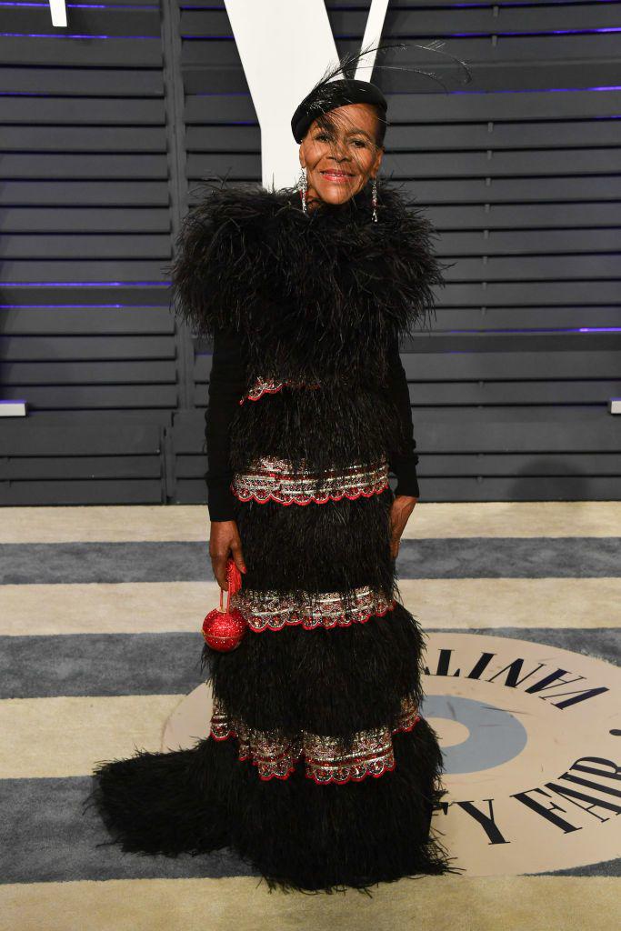 Top 10 bộ cánh thảm họa tuần qua: bất ngờ nhất là tấm mền của Công nương Meghan-9