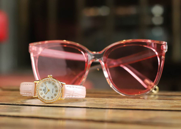 Quà đặc biệt 8/3: đồng hồ Diamond D giảm giá 20%-5