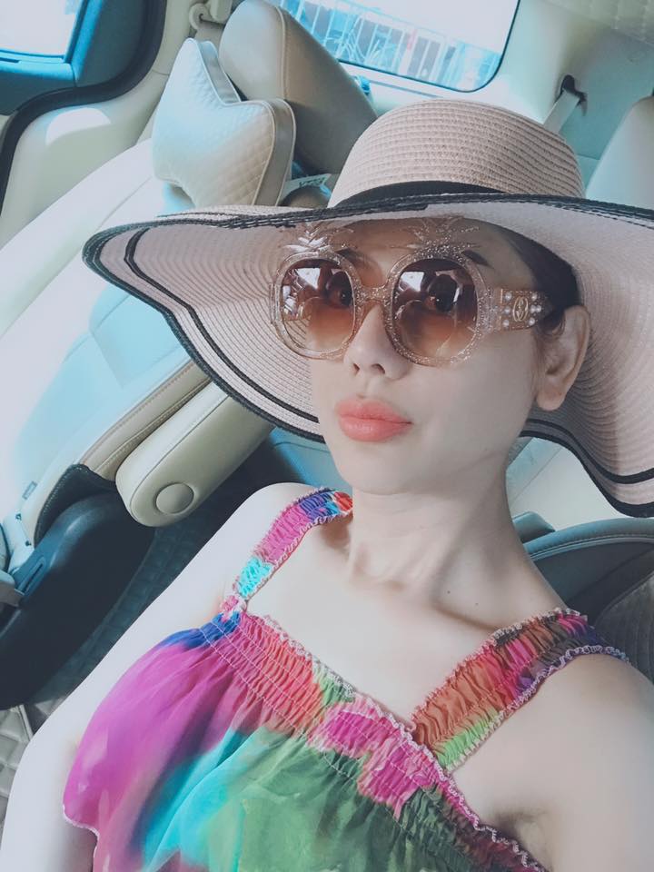 Hết gây sửng sốt với ảnh livestream cắt mí sưng vù, Lâm Khánh Chi lại tiếp tục bơm môi trùng tu nhan sắc-1