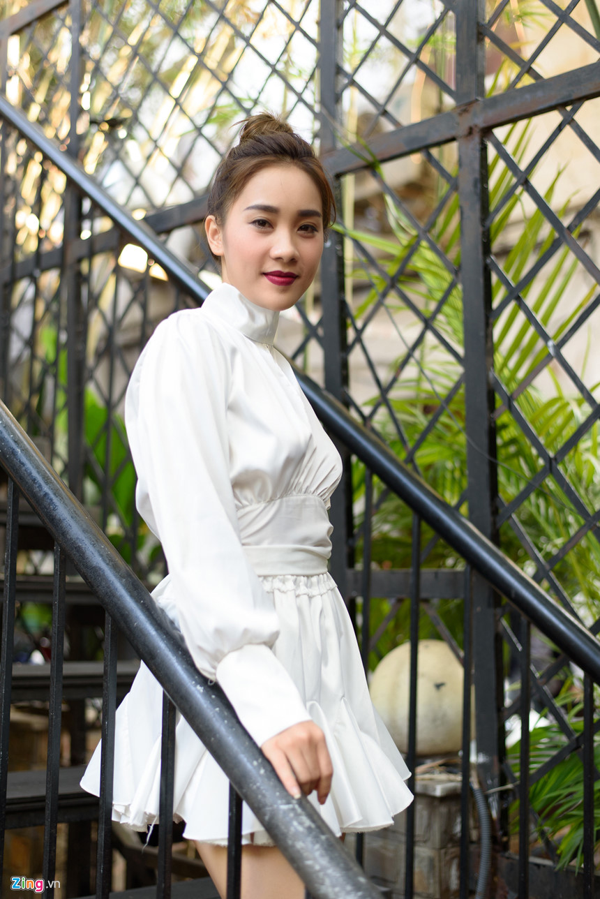 Phạm Lịch một năm sau vụ tố quấy rối: Xinh đẹp hơn và đã có bạn trai-7