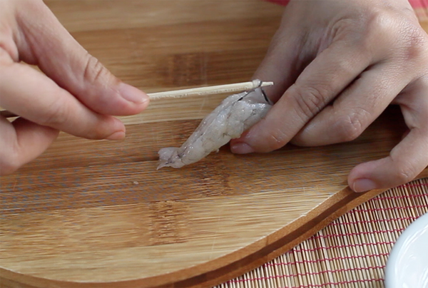 Người bán hải sản lâu năm lý giải: Ăn tôm có phải rút bỏ sợi chỉ đen ra hay không?-3