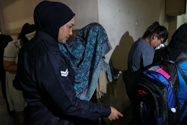 Vụ CEO từng đầu tư cho Grab tử vong khi sạc điện thoại cuối cùng được giải mã chỉ nhờ một chi tiết bất thường, vạch trần tội ác của người vợ xinh đẹp cùng hai con riêng-6