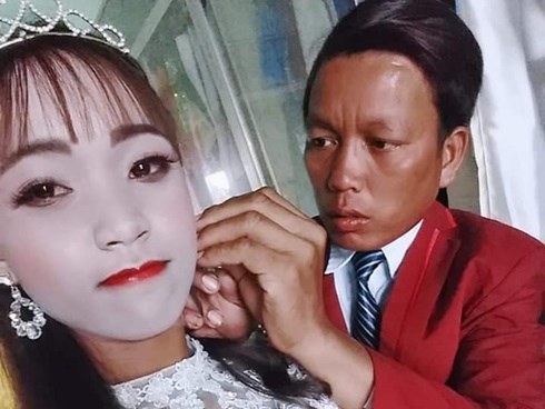 Cô dâu ôm hận vì thuê nhầm thợ make-up “mất tâm”, hóa trang xong trông như hề trong ngày cưới