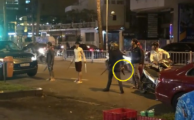 Nam thanh niên bị truy sát ở công viên Sài Gòn-1