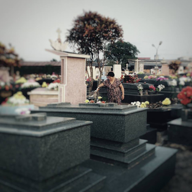 Câu chuyện về người đàn bà 10 năm chăm mộ con trai khiến MXH nghĩ về món quà ý nghĩa dành tặng mẹ nhân dịp 8/3-1