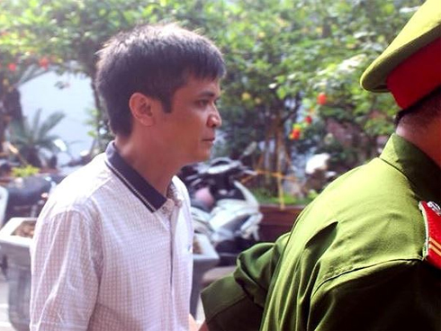 Thầy giáo dạy Toán bị tố thường xuyên dâm ô 7 nam sinh giỏi ở Hà Nội-3