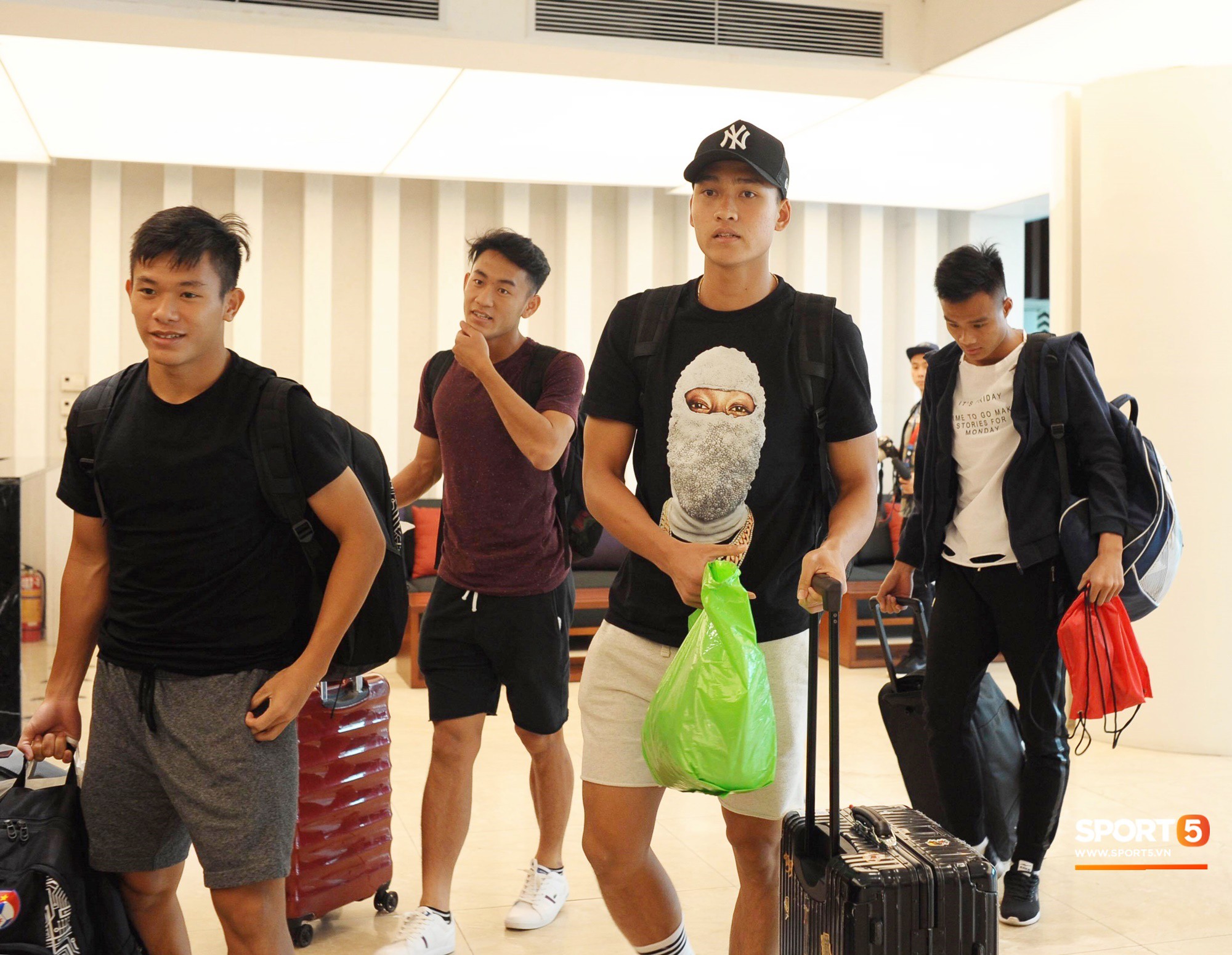 Tân binh U23 Việt Nam hội quân, điều trăn trở nhất là mình sẽ ở với ai?-3