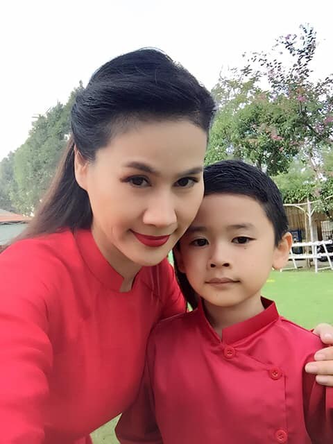 Thân Thúy Hà lần đầu khoe ảnh cận mặt con gái 1 tháng tuổi bụ bẫm đáng yêu-4