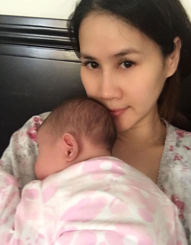 Thân Thúy Hà lần đầu khoe ảnh cận mặt con gái 1 tháng tuổi bụ bẫm đáng yêu-3