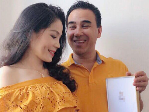 Con gái MC Quyền Linh lần đầu catwalk với áo dài, càng nhìn càng thấy thần thái của Hoa hậu tương lai-7