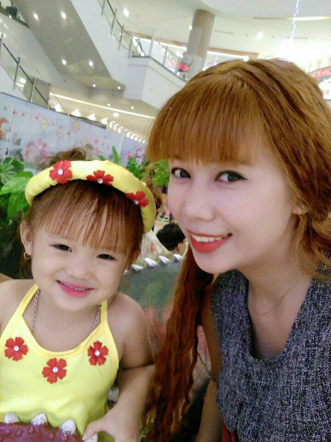 Mẹ sinh con bằng cả mạng sống” và hình ảnh bé 4 tuổi tất bật làm việc nhà gây tranh cãi-1