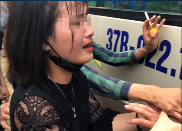 Từng hứa sẽ chờ đợi, cô gái Nghệ An gây hoang mang với ảnh mặc váy cưới khi bạn trai đi nghĩa vụ được 6 ngày-1