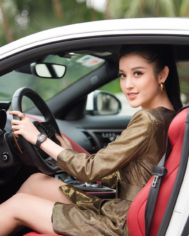 Á hậu Huyền My chơi lớn, mua xe hơn 6 tỷ mừng năm tuổi-7