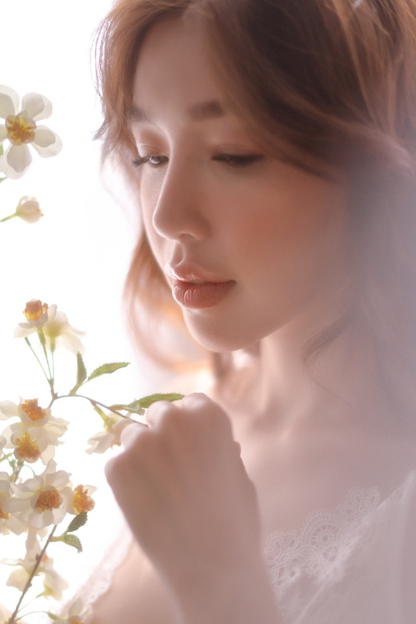 Elly Trần khoe vóc dáng nóng bỏng trong trang phục đồ ngủ-10