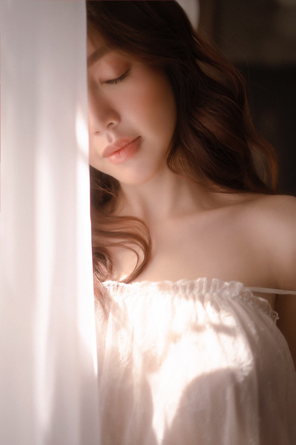 Elly Trần khoe vóc dáng nóng bỏng trong trang phục đồ ngủ-6