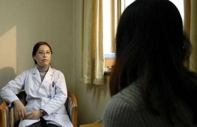 Cô gái 21 tuổi bị suy buồng trứng sớm chỉ vì thói quen ban đêm mà giới trẻ mắc phải rất nhiều-3