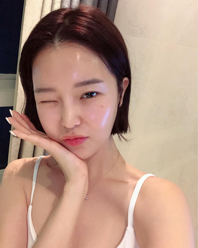 Hồ Ngọc Hà hướng dẫn cách làm đẹp với Vitamin E, tuy nhiên nếu da dầu thì bạn cần thận trọng khi sử dụng-3