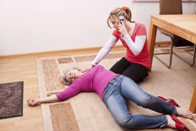 Nam diễn viên Luke Perry qua đời ở tuổi 52 sau một cơn đột quỵ, cảnh báo bệnh ngày càng trẻ hóa đáng sợ!-4