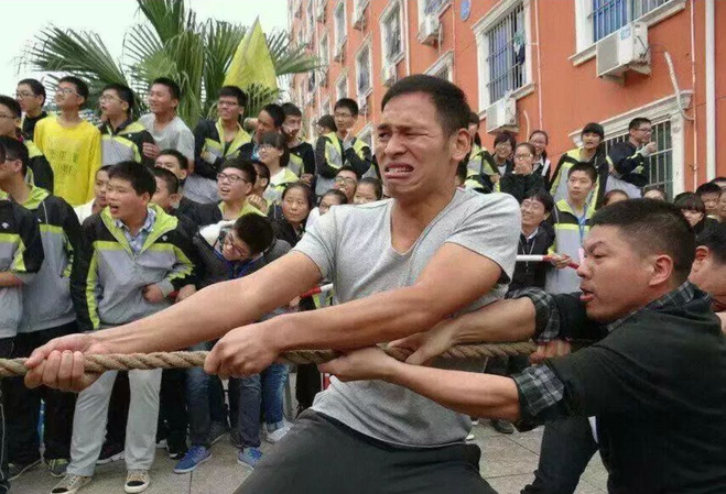 Chết cười khi thầy cô tham gia thi đấu thể thao: những pha tạo dáng và biểu cảm có tính giải trí cực mạnh-3