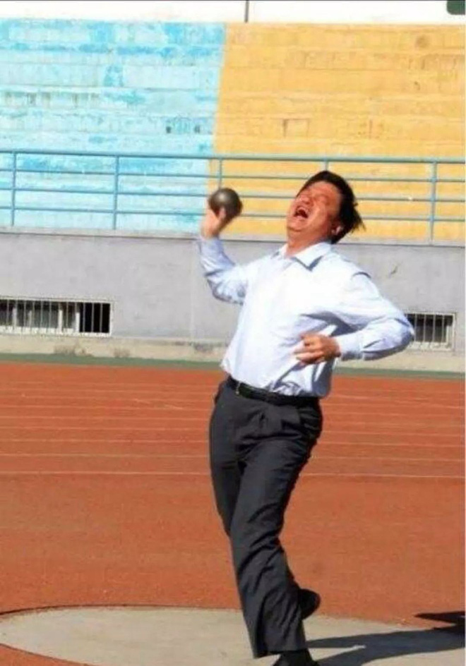 Chết cười khi thầy cô tham gia thi đấu thể thao: những pha tạo dáng và biểu cảm có tính giải trí cực mạnh-6