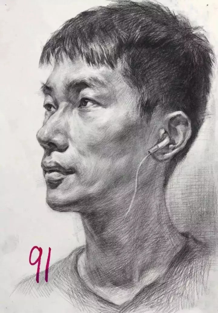 Nam sinh được mời làm mẫu cho lớp hội hoạ và kết quả nhận được như tranh vẽ... ông nội của mình!-2