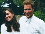Nhìn cách Công nương Kate được Hoàng tử William yêu thương sau hơn 7 năm kết hôn, người hâm mộ mới hiểu vì sao họ ít khi thể hiện tình cảm chốn đông người-2