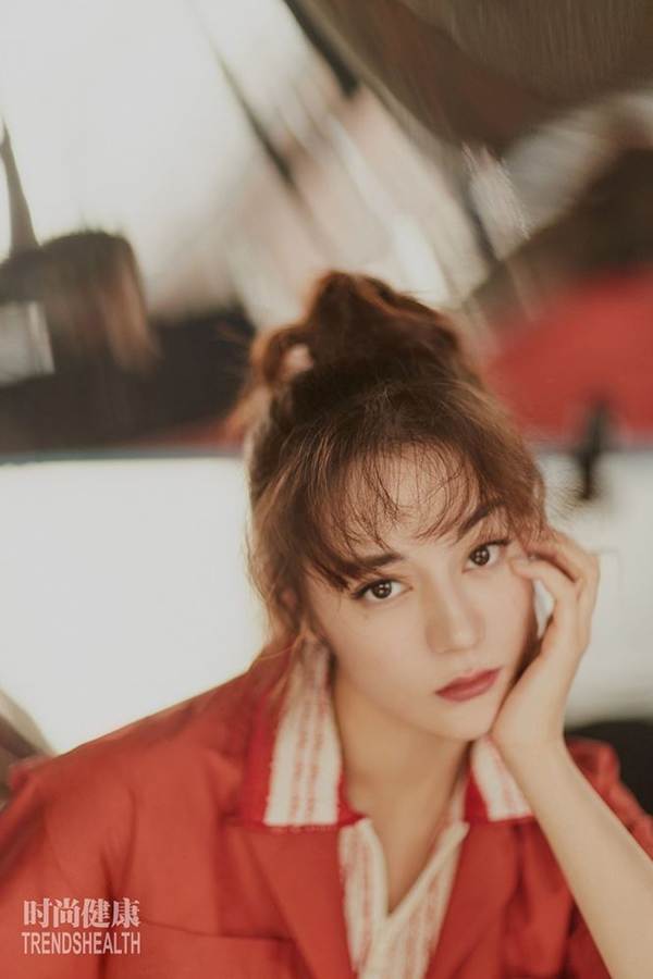 ‘Mỹ nhân Tân Cương’ Địch Lệ Nhiệt Ba đẹp không tì vết trên tạp chí-3