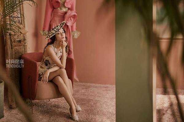 ‘Mỹ nhân Tân Cương’ Địch Lệ Nhiệt Ba đẹp không tì vết trên tạp chí-6