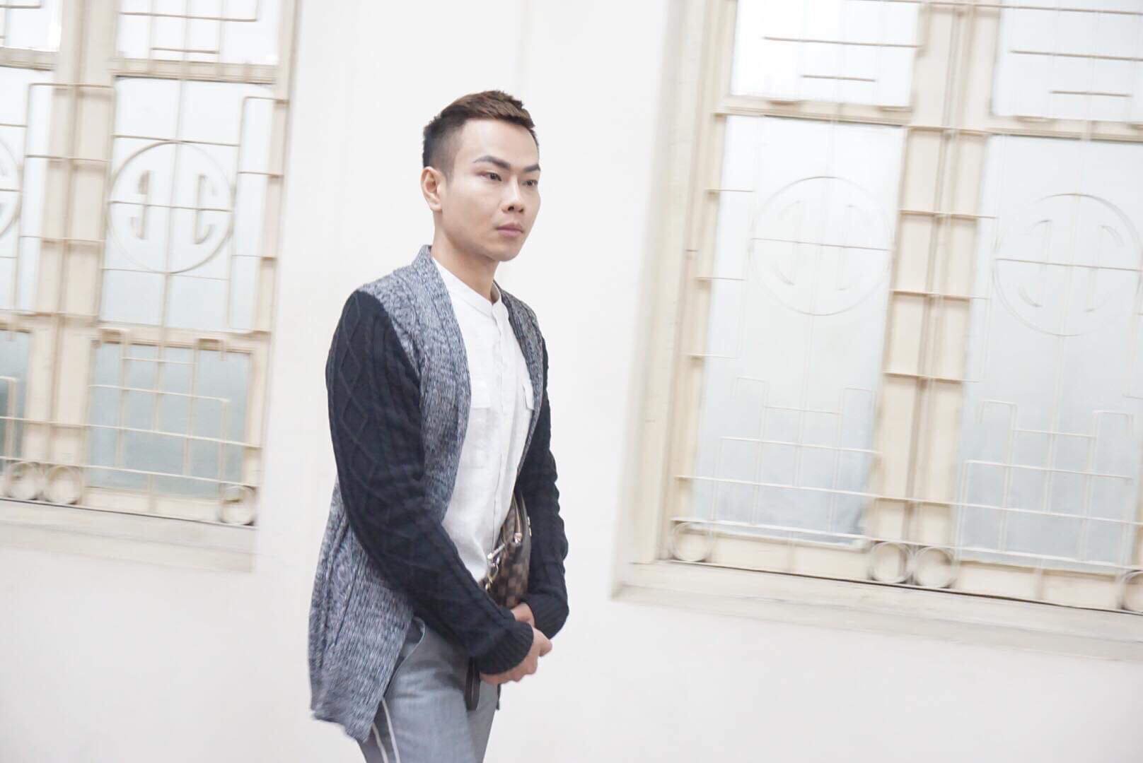 Nam ca sĩ từng bị đồn có liên quan đến vụ Châu Việt Cường nhét tỏi vào miệng làm cô gái trẻ tử vong trải lòng sau 1 năm xảy ra vụ án-1