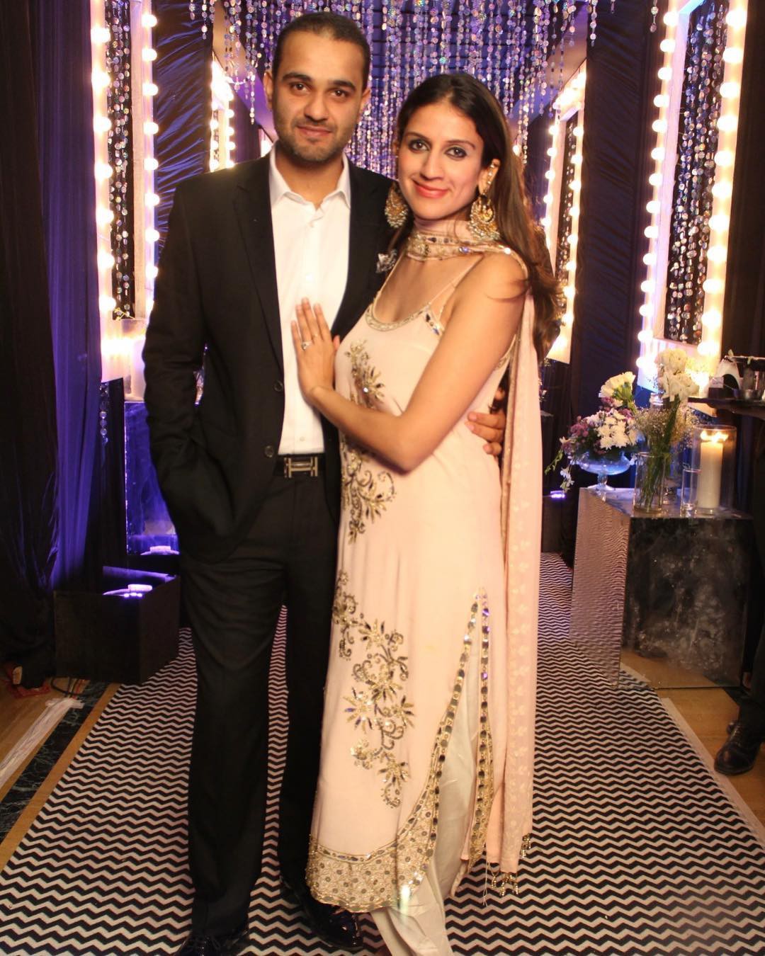 Danh tính cặp đôi tỷ phú Ấn Độ tổ chức đám cưới xa hoa kéo dài 7 ngày tại Phú Quốc: Tiên đồng ngọc nữ tài năng, tay trắng tạo dựng sự nghiệp-11