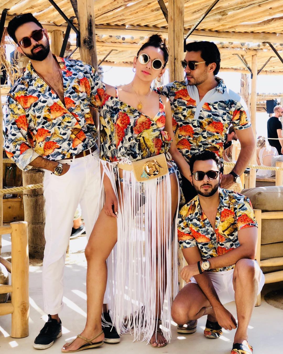 Danh tính cặp đôi tỷ phú Ấn Độ tổ chức đám cưới xa hoa kéo dài 7 ngày tại Phú Quốc: Tiên đồng ngọc nữ tài năng, tay trắng tạo dựng sự nghiệp-4