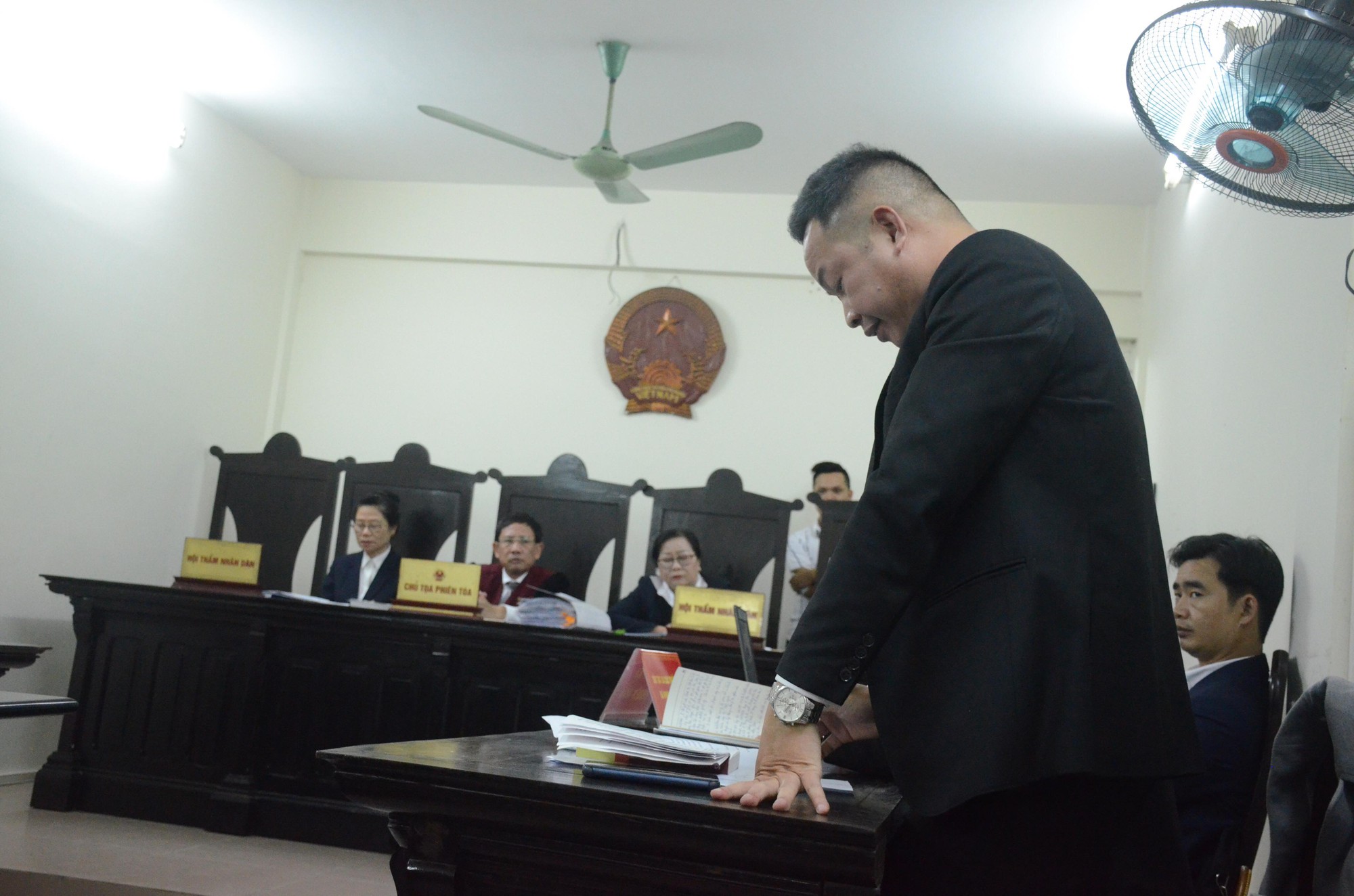 Vụ cô gái tử vong do bị nhét tỏi: Châu Việt Cường lĩnh án 13 năm tù-4