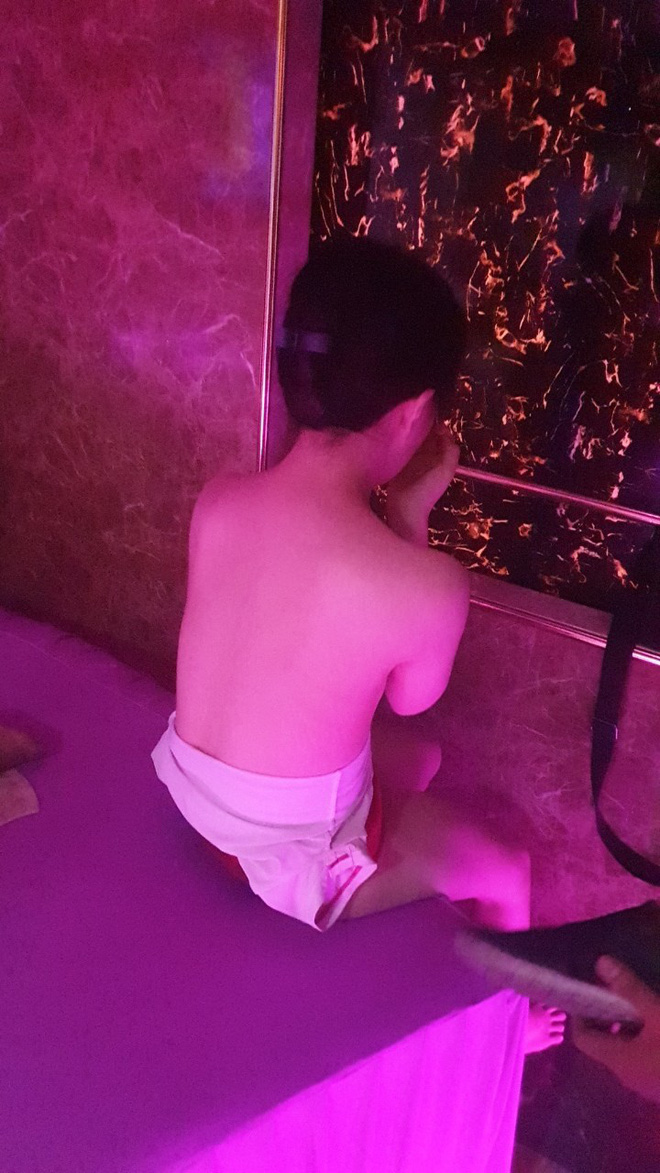 Nữ tiếp viên 20 tuổi khoả thân kích dục cho khách giá 700.000 đồng/lượt ở tiệm massage trung tâm Sài Gòn-2