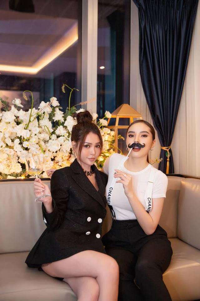 Kỳ Duyên cứ hở nhẹ nhàng thì đẹp hết nấc, còn kín như bưng lại thành kém duyên-2