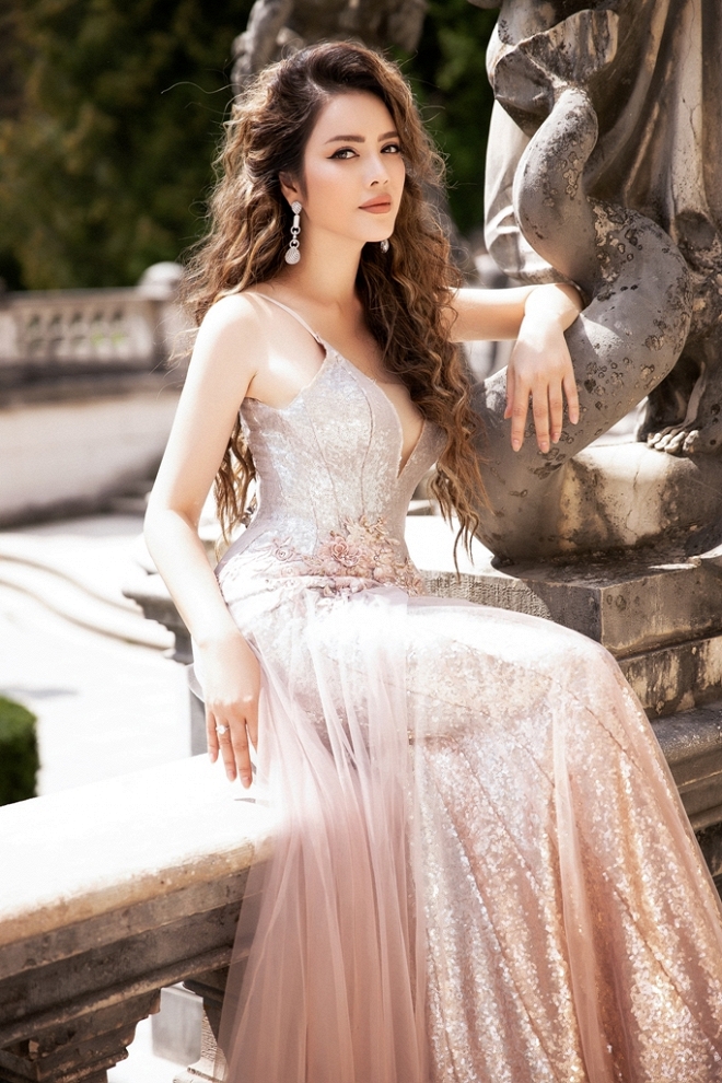 Lý Nhã Kỳ khoe sắc lộng lẫy giữa thiên nhiên Romania-9