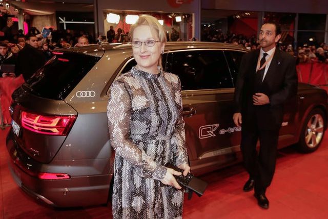 Những nữ minh tinh sở hữu xe hơi oách hơn chồng-11