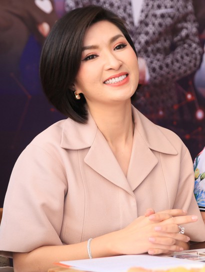 Trở về sau 15 năm lộ ảnh nóng chấn động, Hồng Nhung kể về sự tuyệt vọng, liều lĩnh trốn khỏi viện ở Mỹ-6