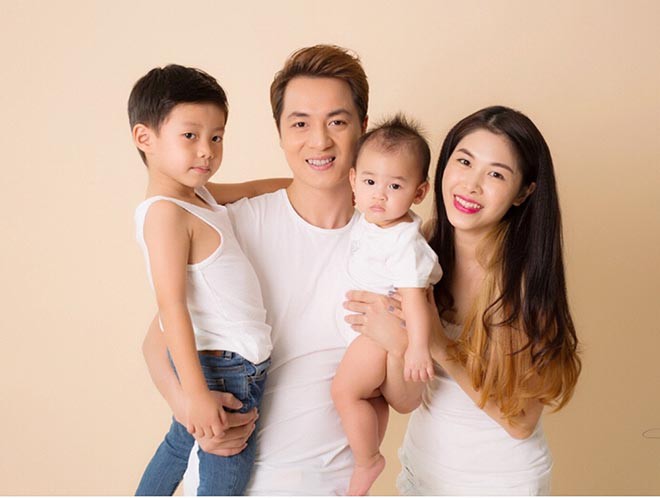 Cuộc sống giàu có trong biệt thự 20 tỷ đồng của Đăng Khôi-2