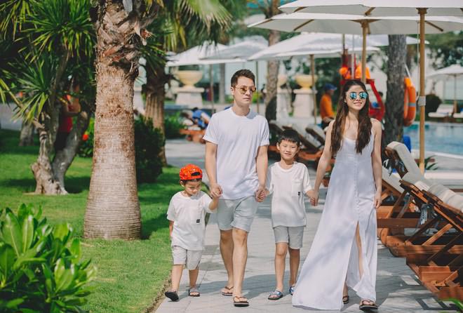 Cuộc sống giàu có trong biệt thự 20 tỷ đồng của Đăng Khôi-12