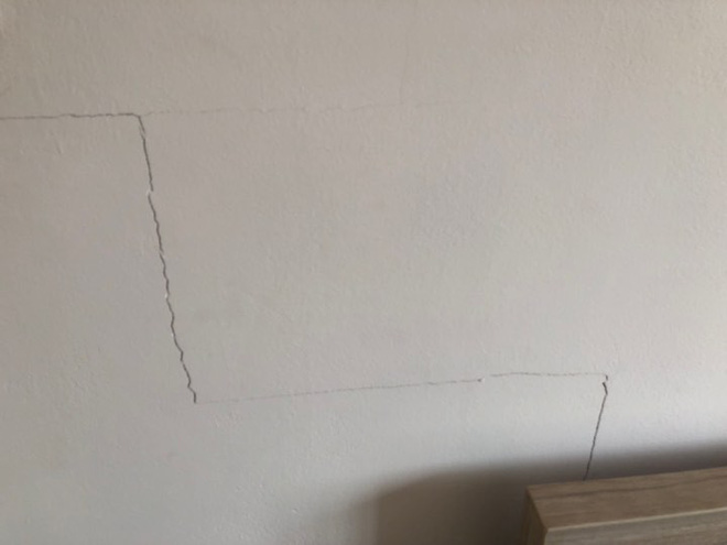 Mẹ đơn thân bị chủ đầu tư chung cư cấm vận, biến thành con tin trong chính căn hộ của mình-2